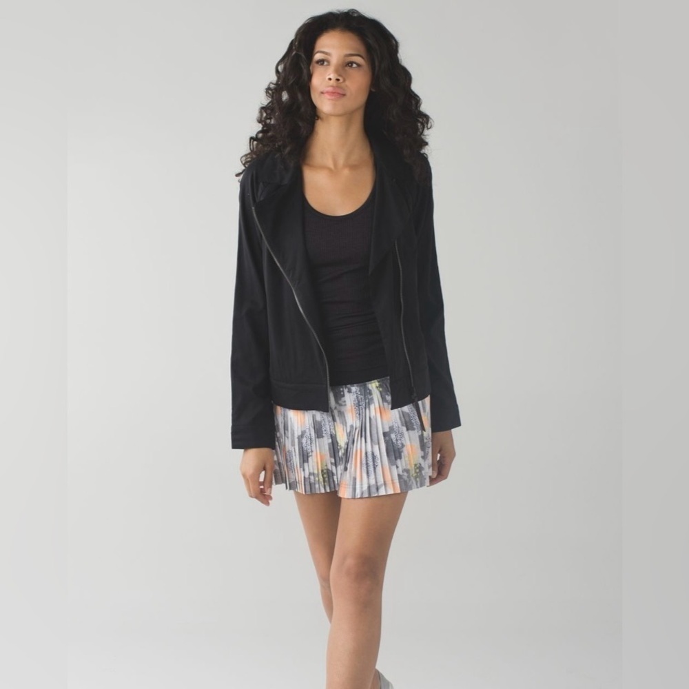Lululemon Pleat To Street Skirt II Mini Art Pop White Multi / Black - Running 6